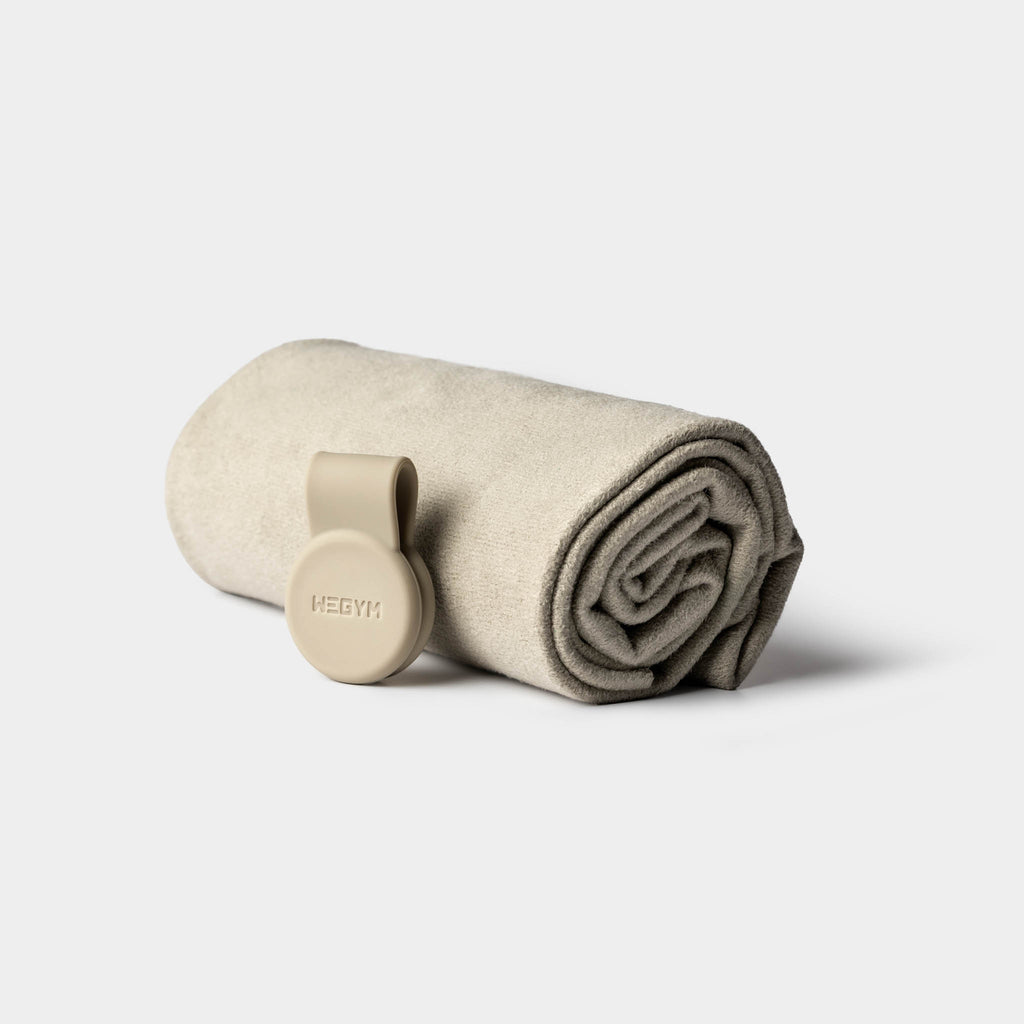 Suede Performance Towel with Magnetic Clip – WeGym Fitness